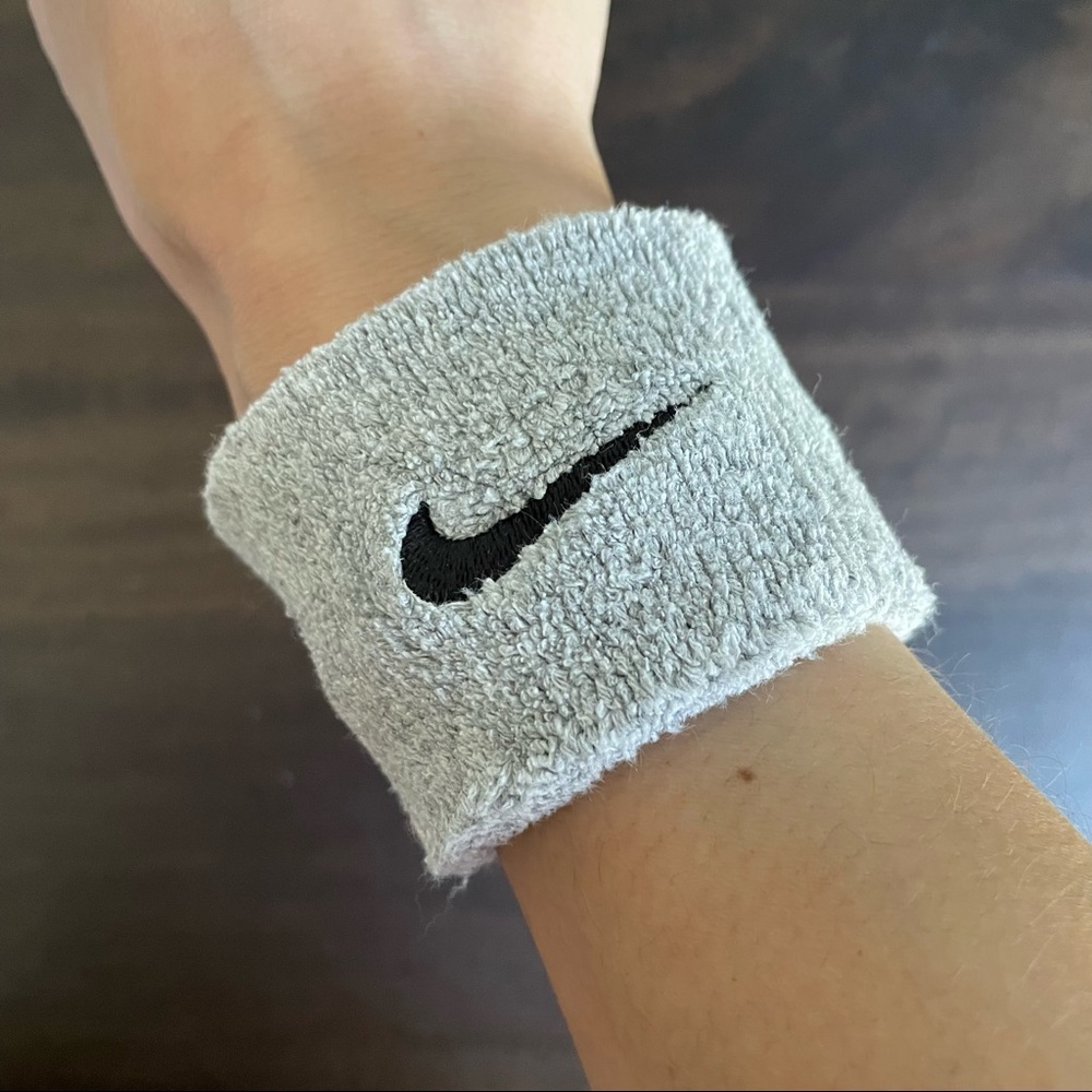 3 Nike Grey Tennis Wristbands - Picture 6 of 8